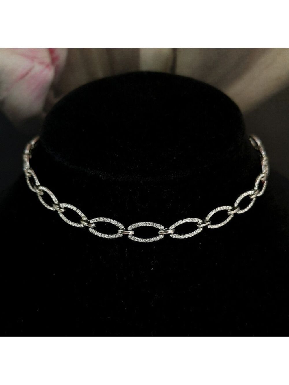 Delicate Clear crystal necklace in Silver Tone 🆕